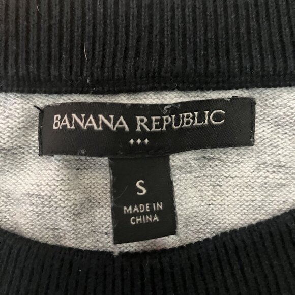 Banana Republic Women's Small Black & Gray Raglan Long Sleeve Sweater - Picture 3 of 4